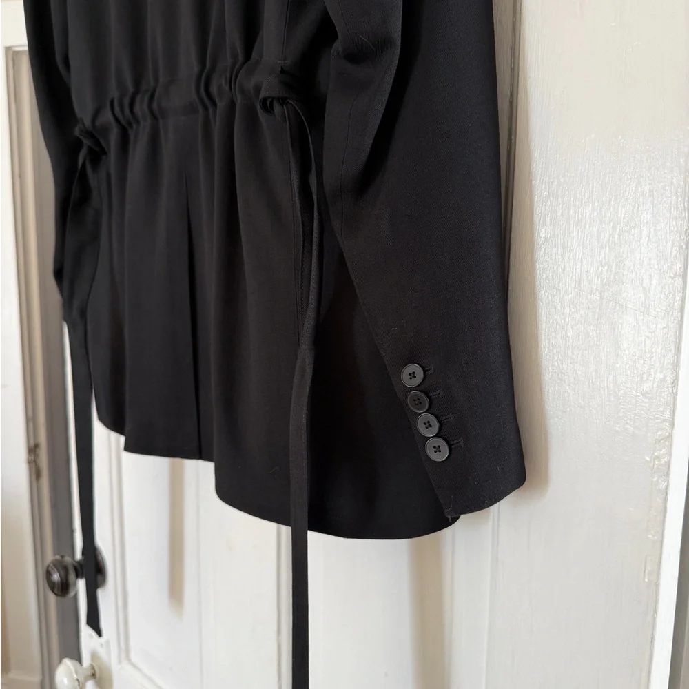 Banana Republic (BR) Boyfriend Drapey Twill Belted Blazer - Medium NWT - Picture 10 of 11